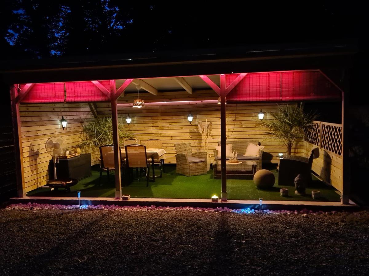 L'étoile de la Source Villa Spa Esterno foto
